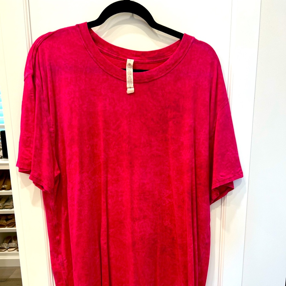 Lululemon T shirt